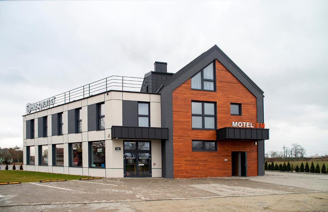 Nocleg Em Olesnica  Exterior photo